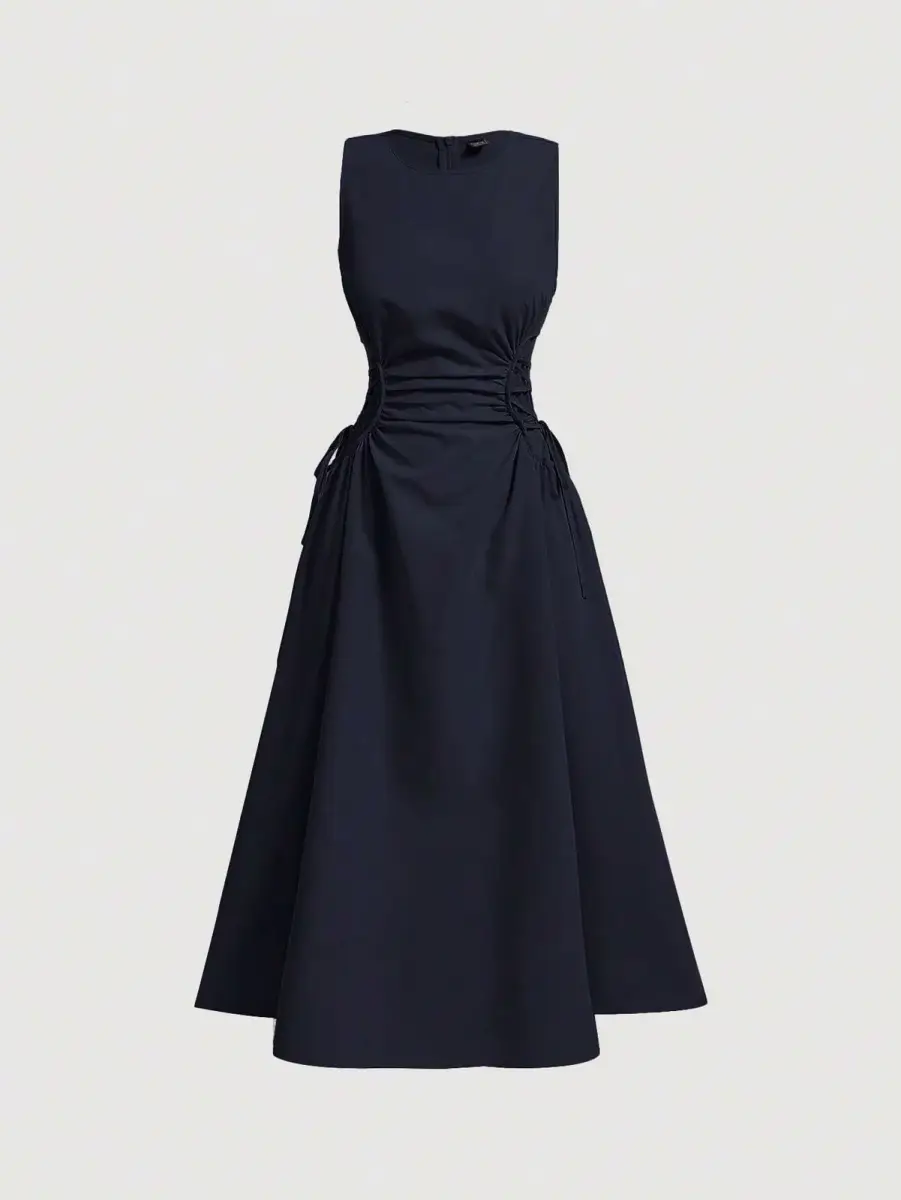 Robe évasée mi-longue bleu marine à plissés et laçage latéral