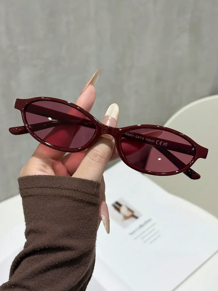 Lunettes de soleil ovales rétro bordeaux à verres teintés