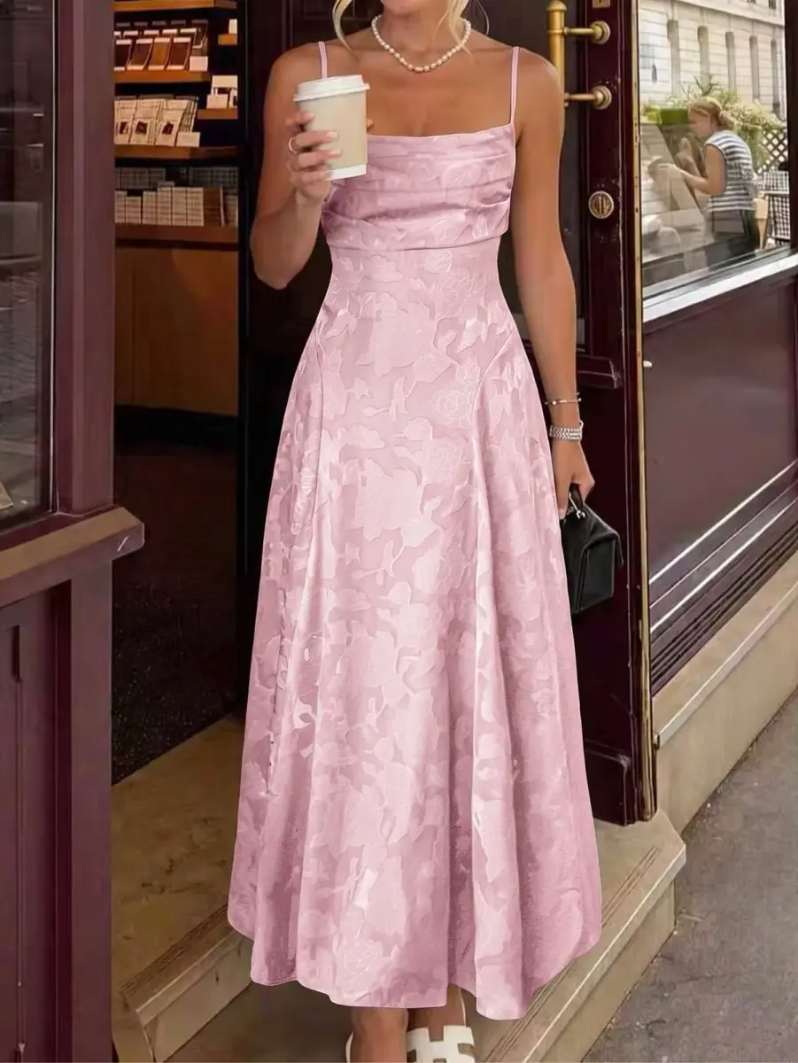 robe longue évasée en jacquard floral à bretelles fines