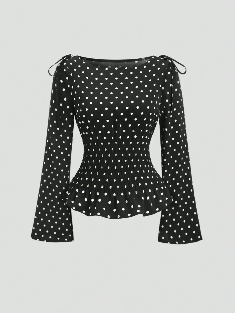 blouse à pois avec taille smockée et nœuds aux épaules